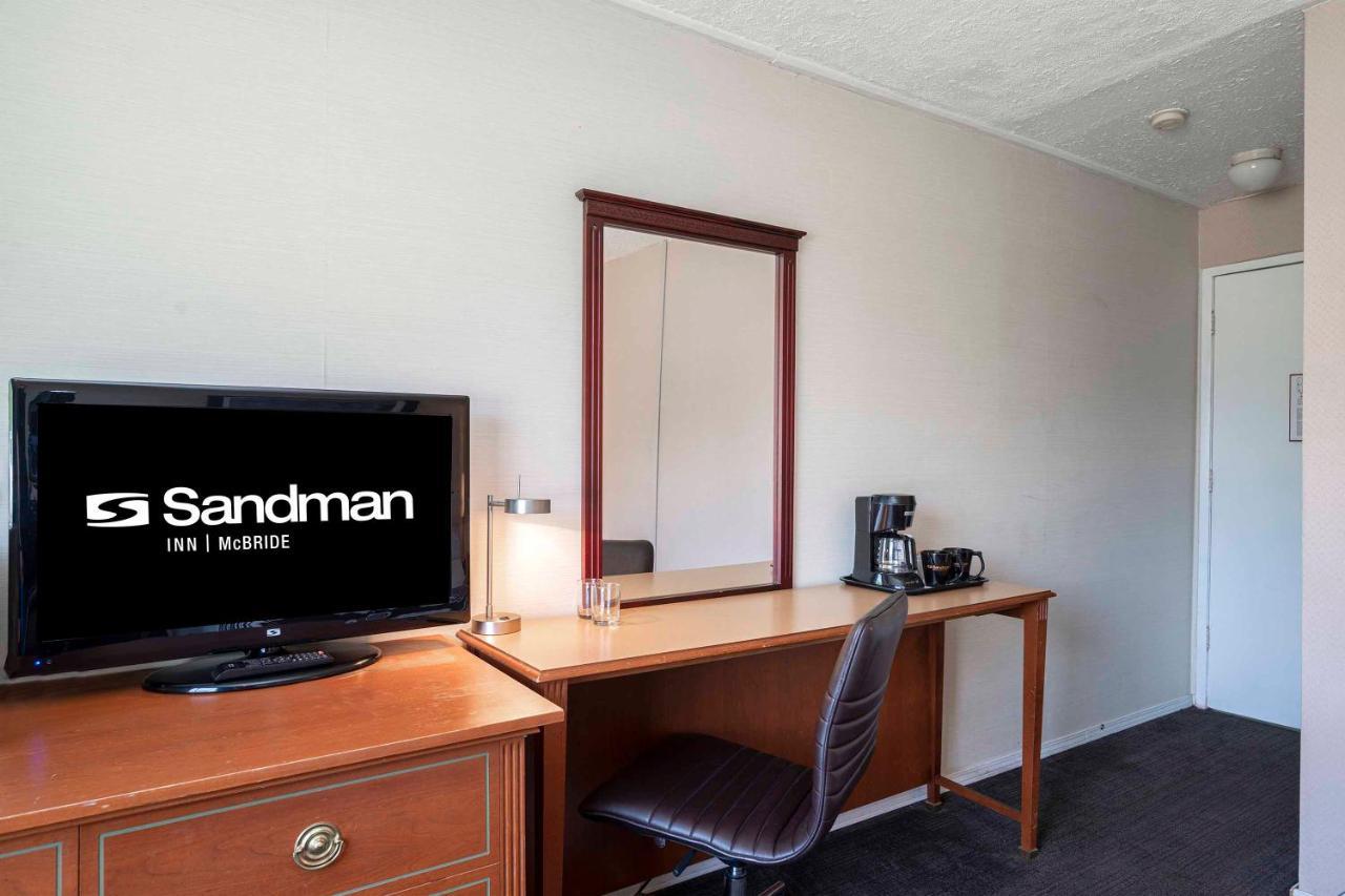 Sandman Inn Mcbride Exteriör bild